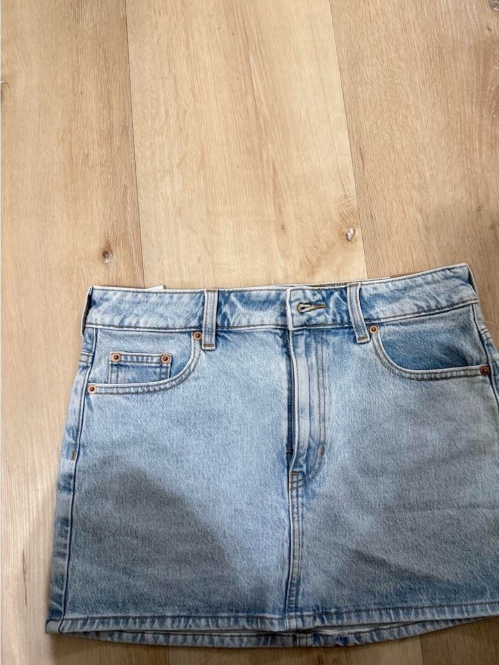 Pacsun Bella Mid-Rise Mini Skirt